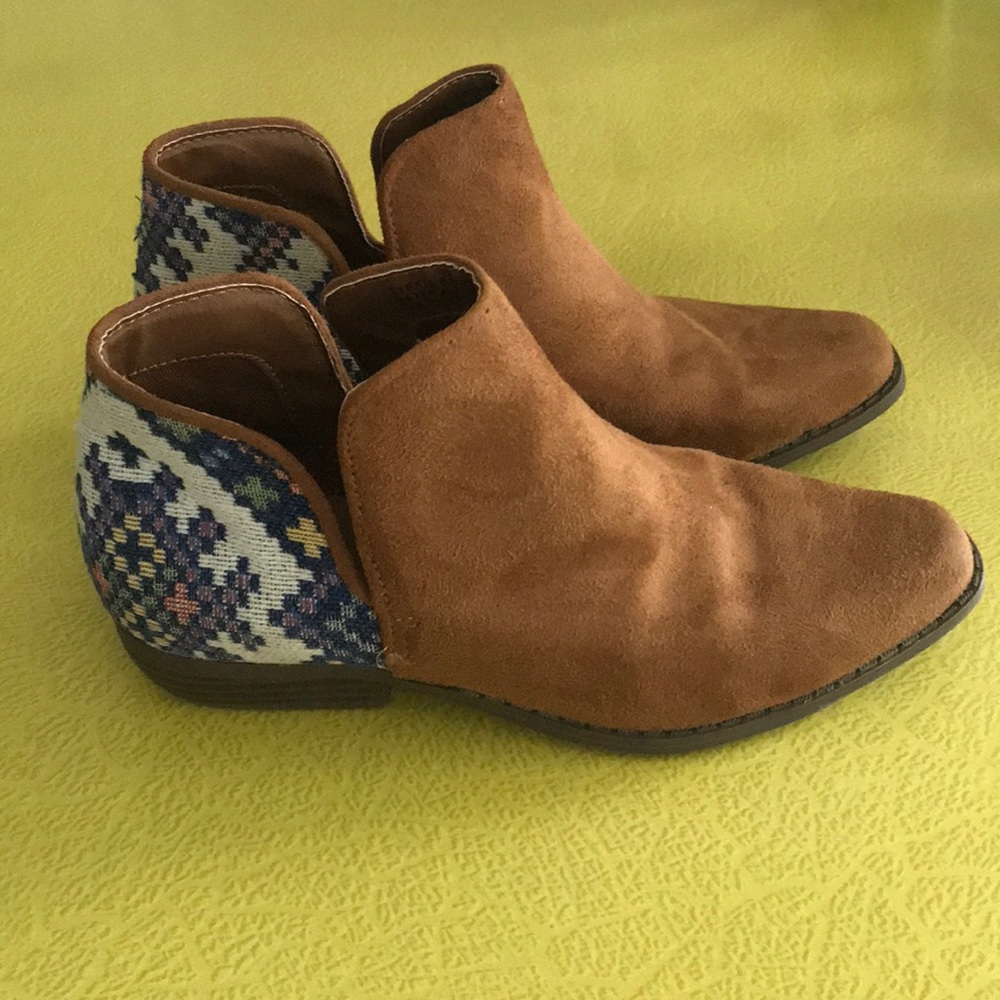 Girls faux suede ankle boots